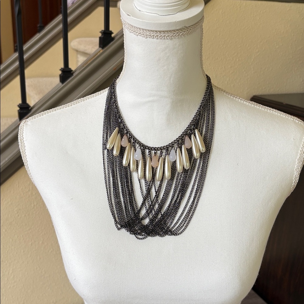 Express Chain and pearl necklace
